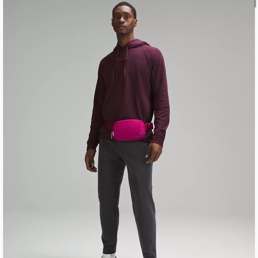 🍋LULULEMON ATHLETICA | Everywhere Belt Bag in Wild Berry - Picture 5 of 7